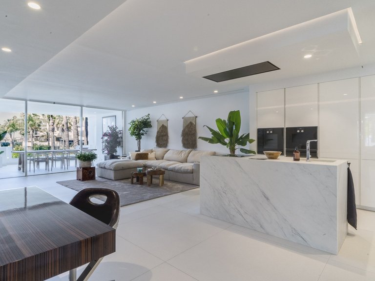 Apartment for Sale in The Golden Mile, Malaga 13