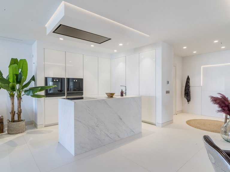 Apartment for Sale in The Golden Mile, Malaga 15