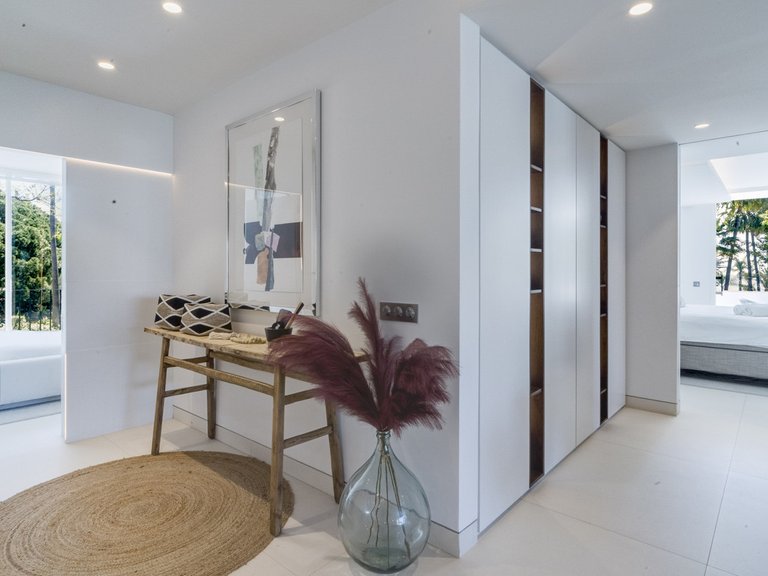 Apartment for Sale in The Golden Mile, Malaga 18