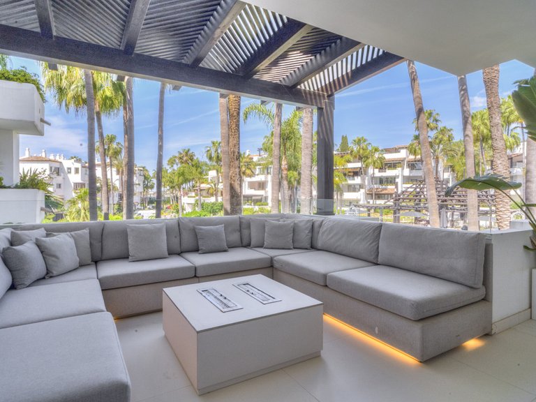 Apartment for Sale in The Golden Mile, Malaga 2