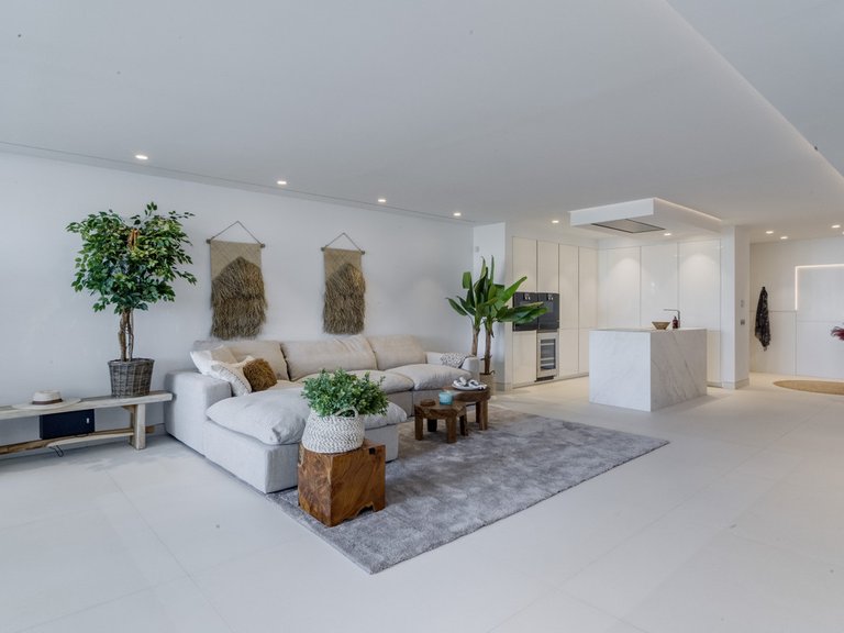 Apartment for Sale in The Golden Mile, Malaga 20