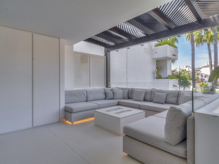 Apartment for Sale in The Golden Mile, Malaga 23