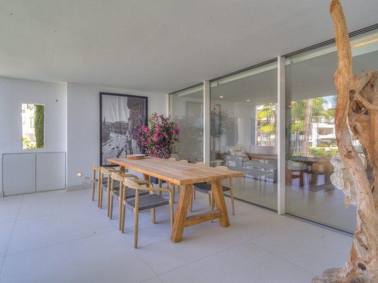 Apartment for Sale in The Golden Mile, Malaga 24