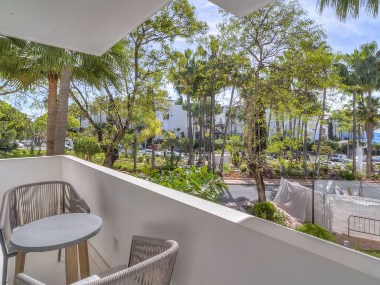 Apartment for Sale in The Golden Mile, Malaga 28