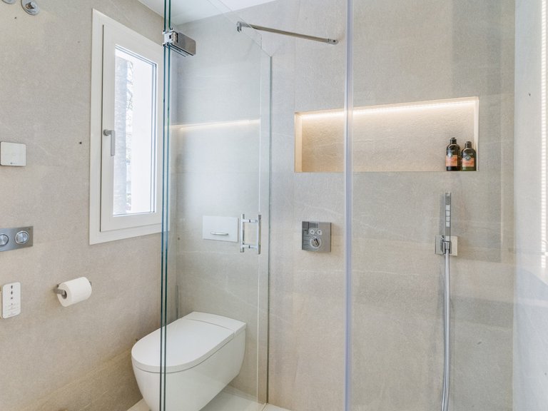 Apartment for Sale in The Golden Mile, Malaga 29