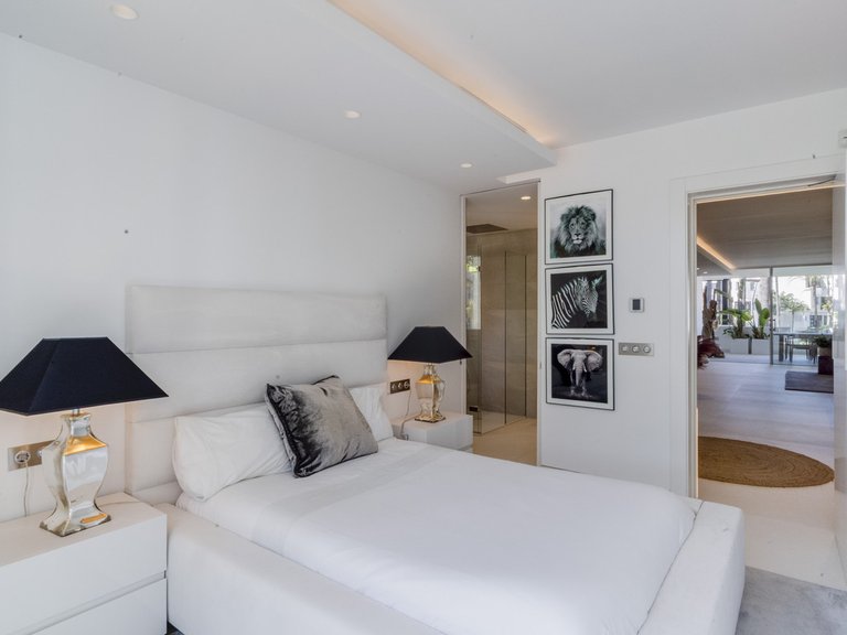 Apartment for Sale in The Golden Mile, Malaga 37