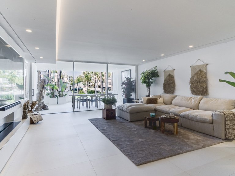 Apartment for Sale in The Golden Mile, Malaga 4
