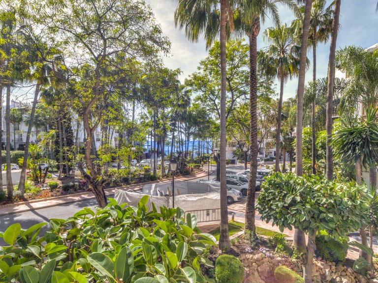 Apartment for Sale in The Golden Mile, Malaga 40