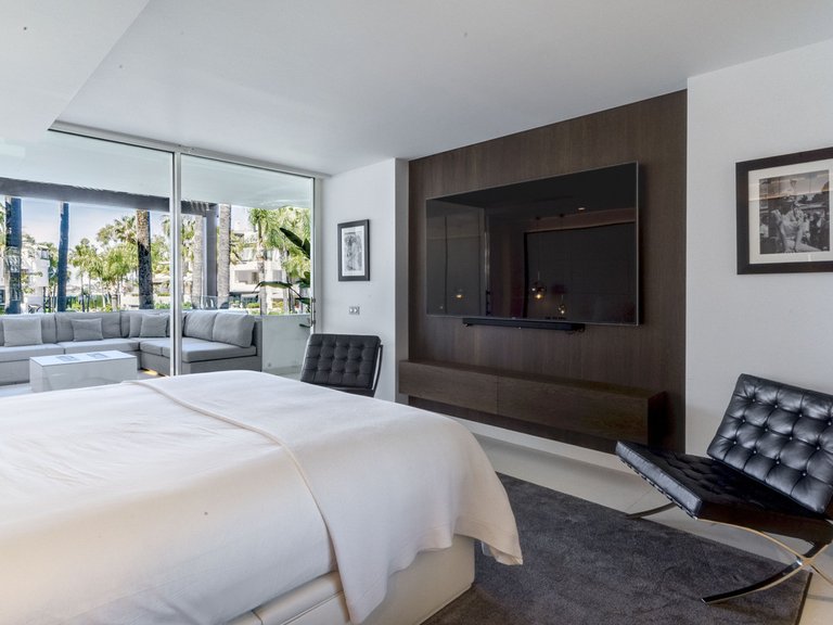 Apartment for Sale in The Golden Mile, Malaga 7
