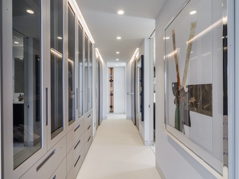 Apartment for Sale in The Golden Mile, Malaga 9