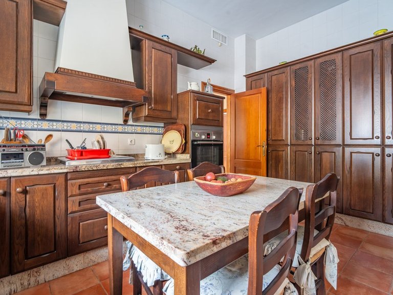 Villa for Sale in Pinares De San Antón, Malaga 17
