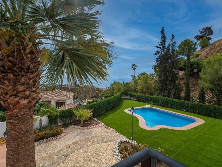 Villa for Sale in Pinares De San Antón, Malaga 2