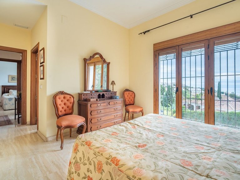 Villa for Sale in Pinares De San Antón, Malaga 21