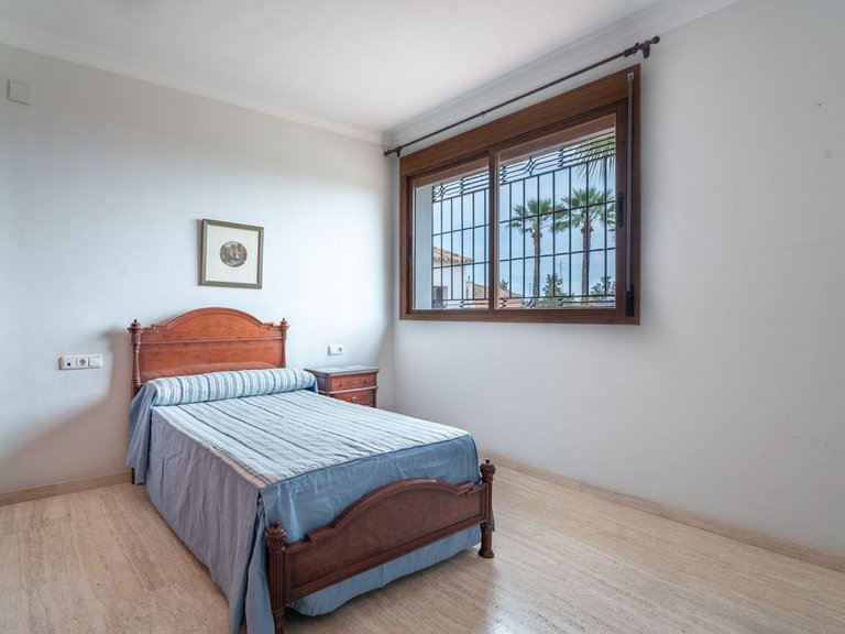 Villa for Sale in Pinares De San Antón, Malaga 24