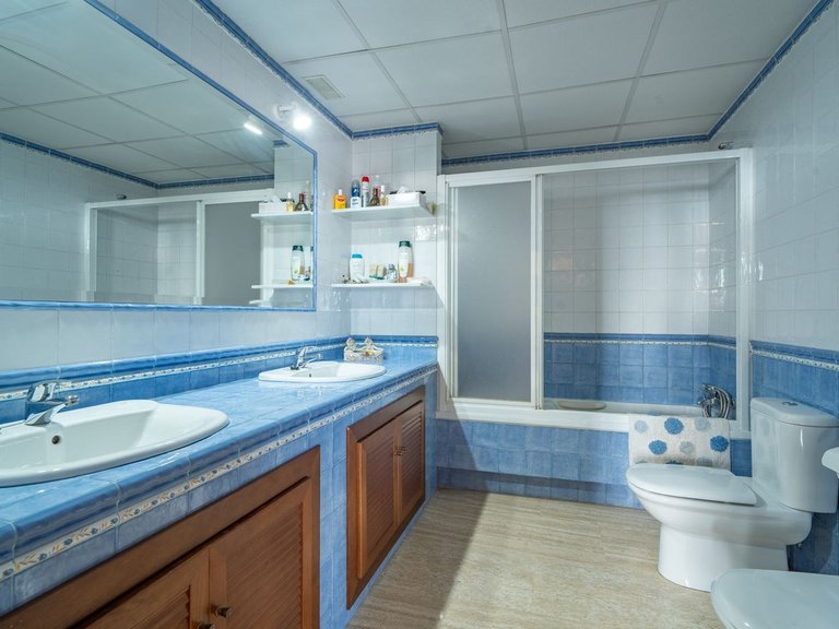 Villa for Sale in Pinares De San Antón, Malaga 27