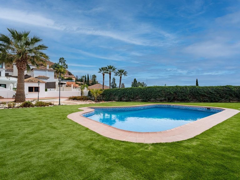 Villa for Sale in Pinares De San Antón, Malaga 3