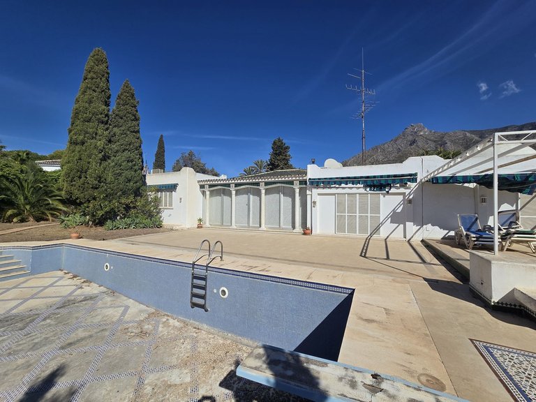 Villa for Sale in Marbella, Malaga 1