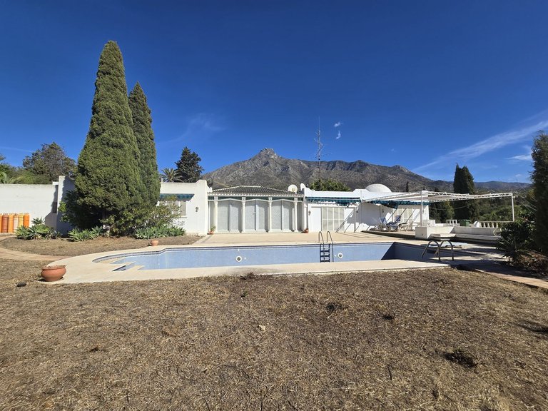 Villa for Sale in Costa del Sol, Marbella, Malaga 3