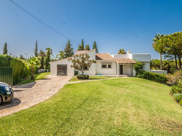 Villa for Sale in Elviria, Malaga 3