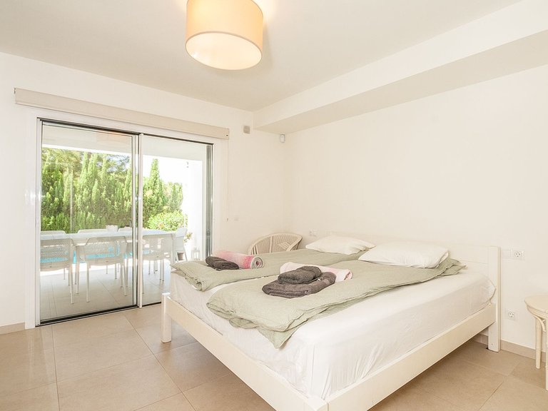 Villa for Sale in Elviria, Malaga 9