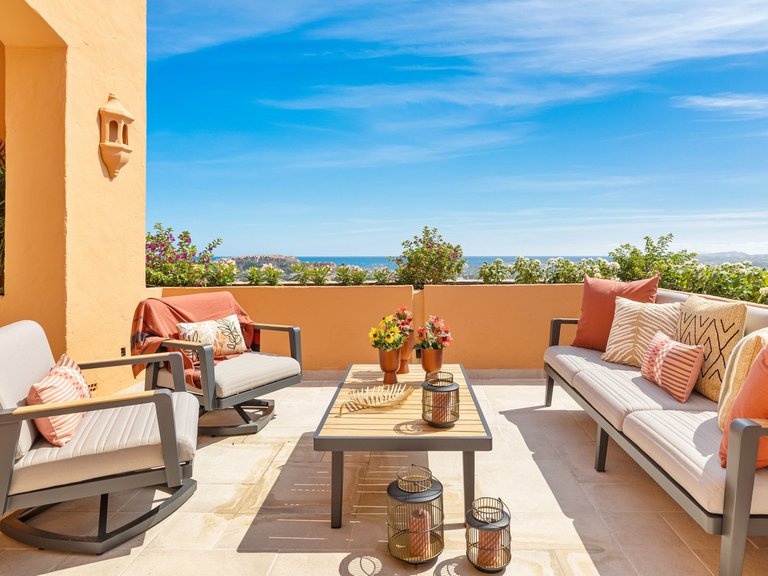 Apartment for Sale in Nueva Andalucía, Malaga 11