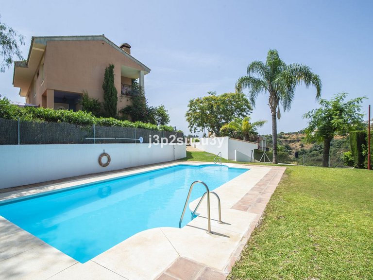 Villa for Sale in Estepona, Malaga 1