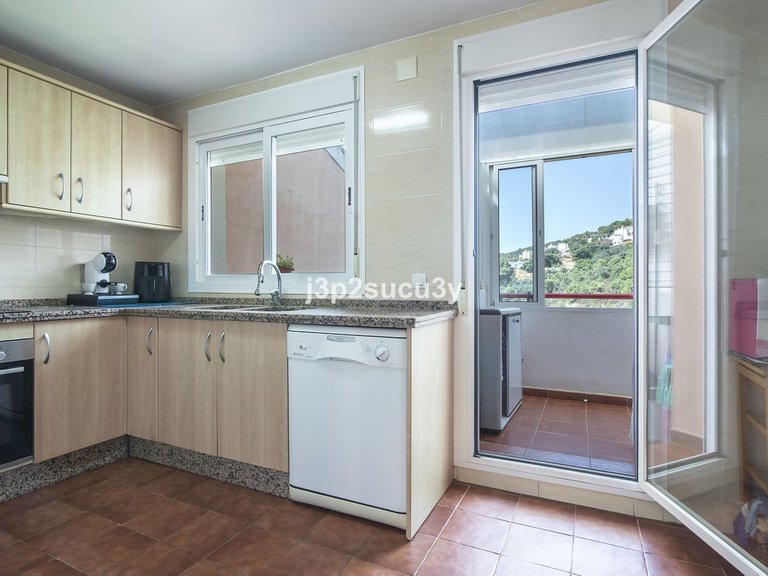 Villa for Sale in Estepona, Malaga 10