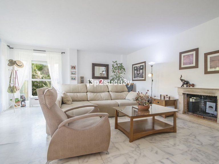 Villa for Sale in Estepona, Malaga 13