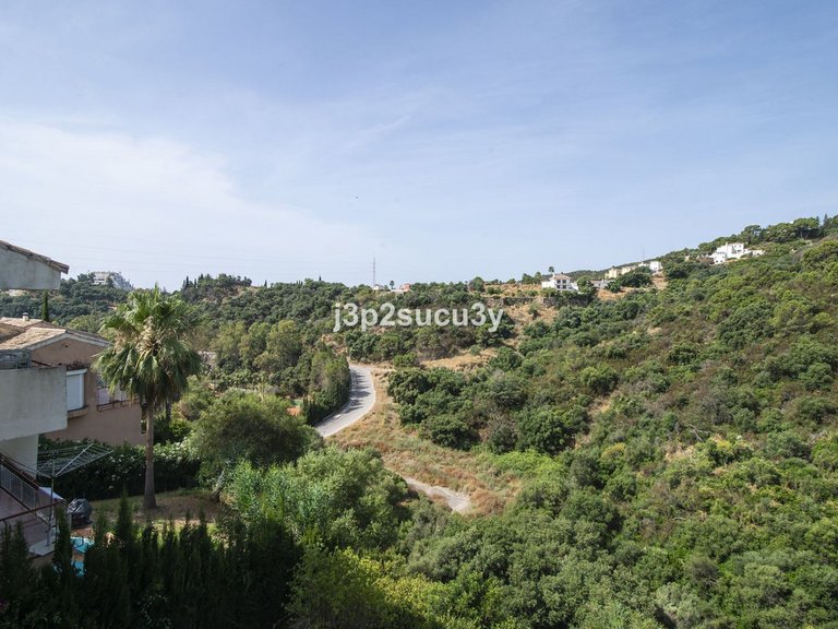 Villa for Sale in Estepona, Malaga 16