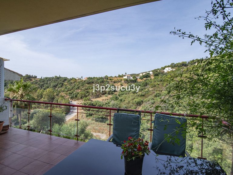 Villa for Sale in Estepona, Malaga 17