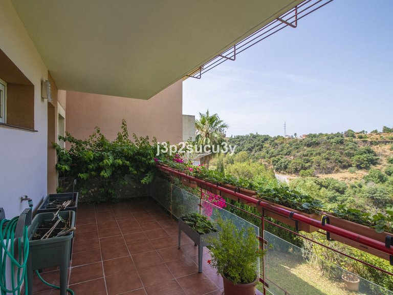 Villa for Sale in Estepona, Malaga 26