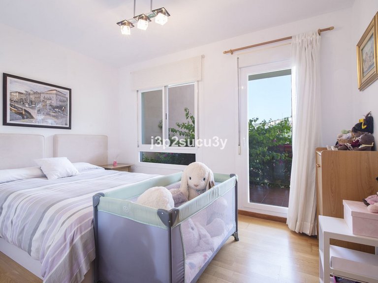 Villa for Sale in Estepona, Malaga 28