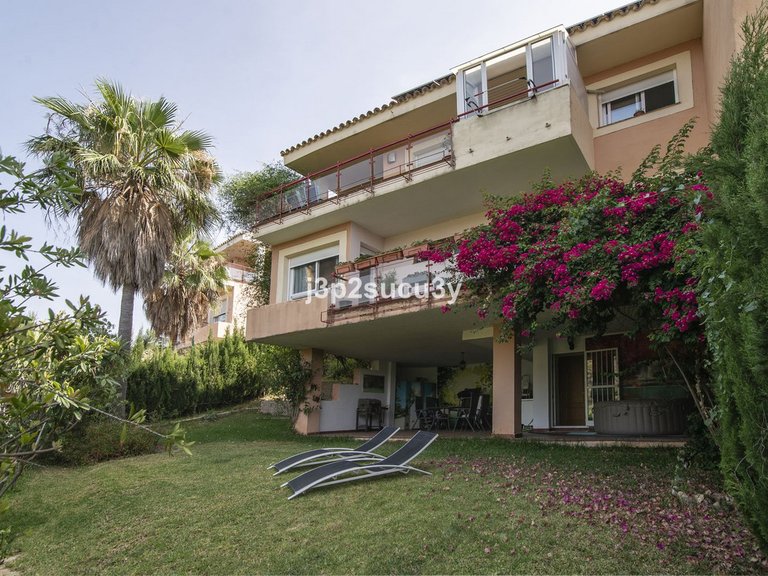 Villa for Sale in Estepona, Malaga 32