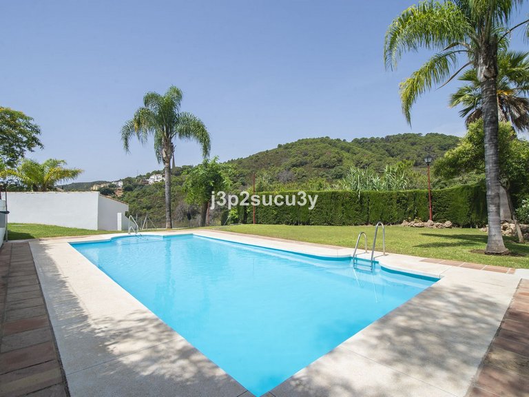 Villa for Sale in Estepona, Malaga 36