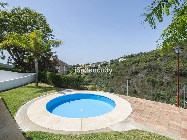 Villa for Sale in Estepona, Malaga 42