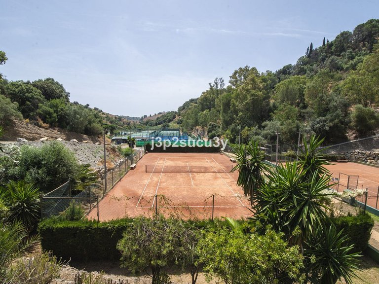 Villa for Sale in Estepona, Malaga 44