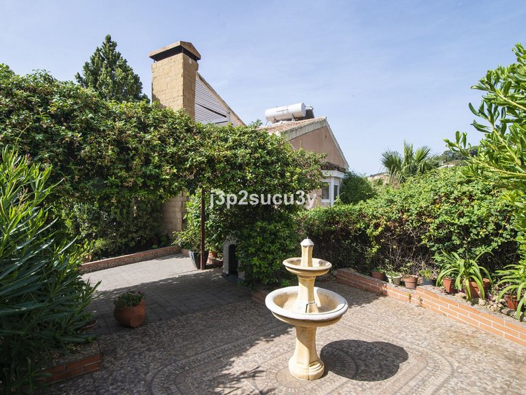 Villa for Sale in Estepona, Malaga 7