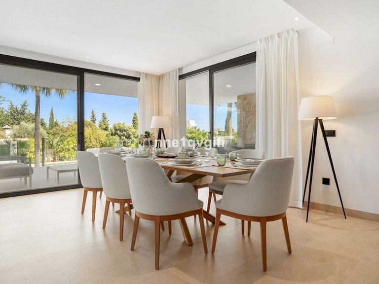Villa for Sale in Guadalmina Alta, Malaga 16