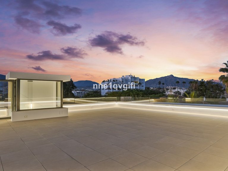 Villa for Sale in Guadalmina Alta, Malaga 20