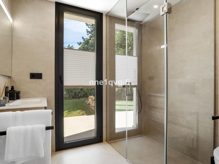 Villa for Sale in Guadalmina Alta, Malaga 23