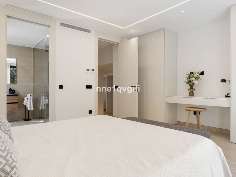 Villa for Sale in Guadalmina Alta, Malaga 25