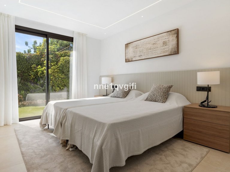 Villa for Sale in Guadalmina Alta, Malaga 28