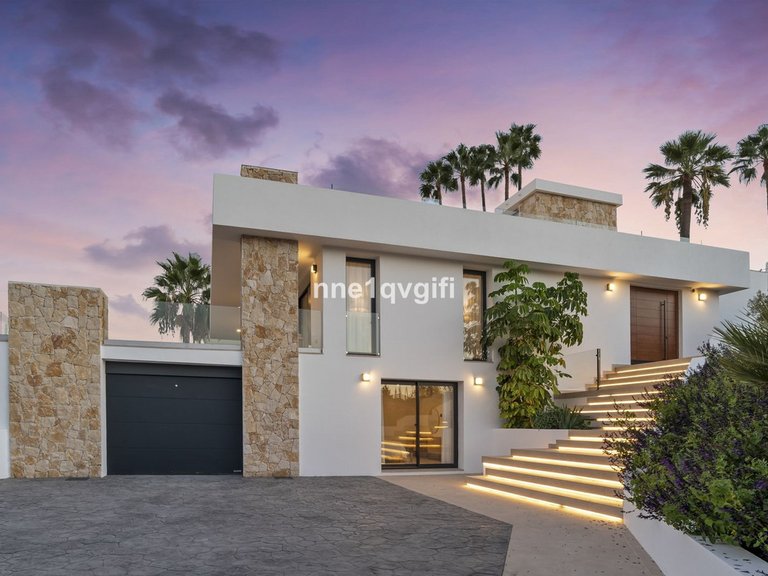 Villa for Sale in Guadalmina Alta, Malaga 31