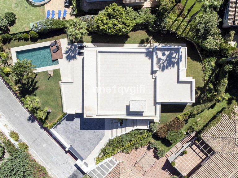 Villa for Sale in Guadalmina Alta, Malaga 35