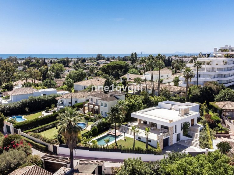 Villa for Sale in Guadalmina Alta, Malaga 39