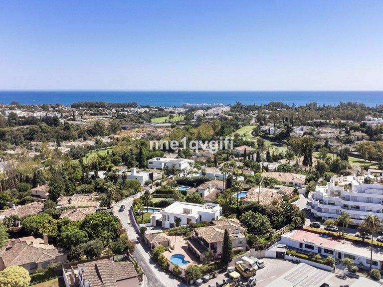 Villa for Sale in Guadalmina Alta, Malaga 40
