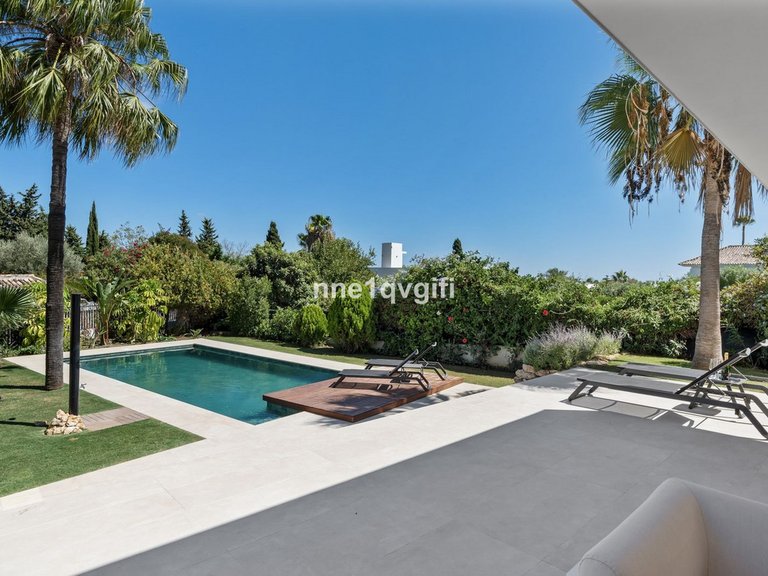 Villa for Sale in Guadalmina Alta, Malaga 8