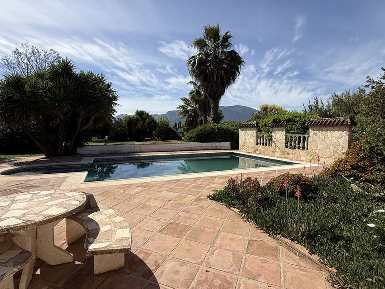Villa for Sale in Alhaurín El Grande, Malaga 11