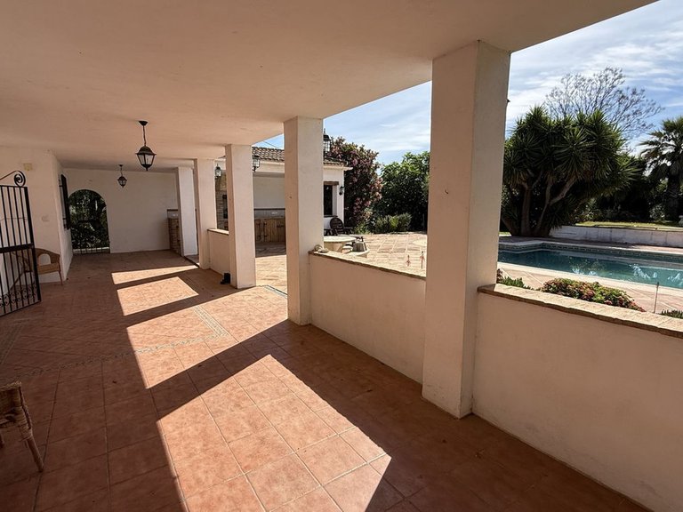 Villa for Sale in Alhaurín El Grande, Malaga 4