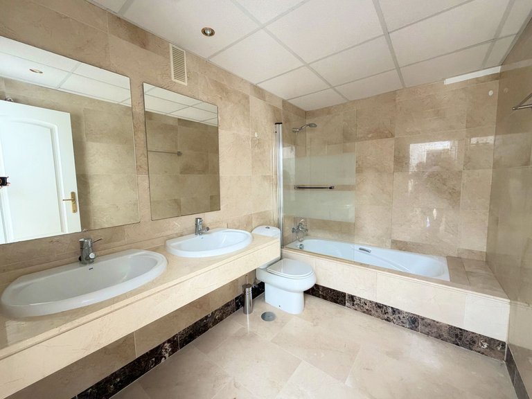 Apartment for Sale in La Duquesa, Malaga 15